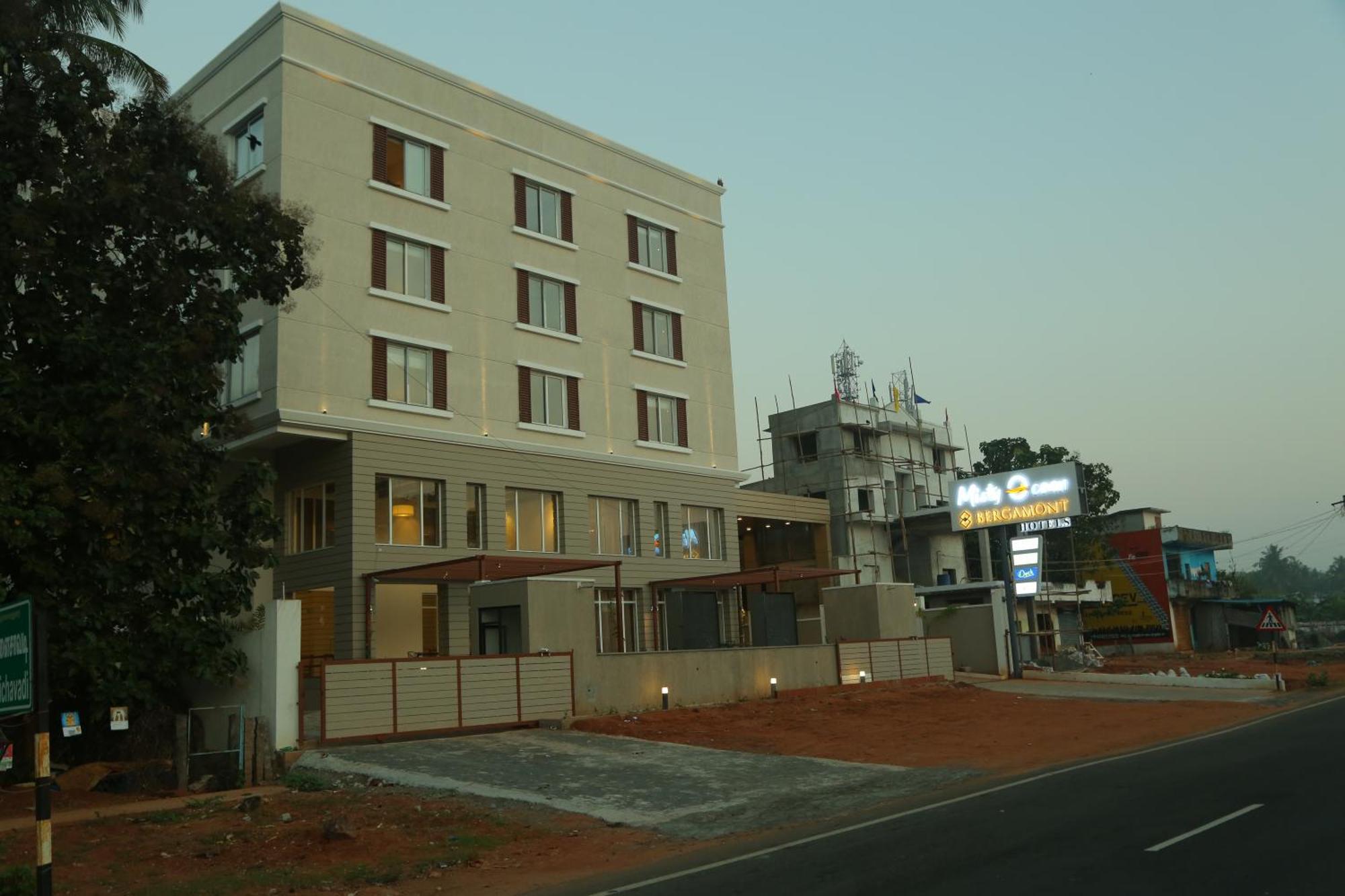 Misty Ocean - A Bergamont Group Of Hotel Kuilapalayam Extérieur photo